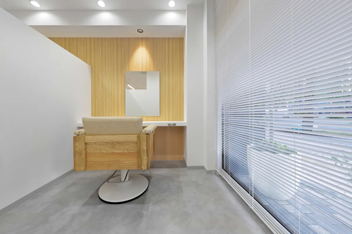 個室(ブラインド)