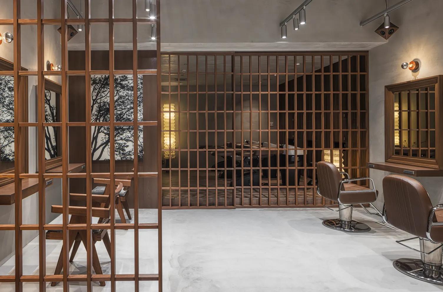 セット面〜シャンプーブース（間仕切りクローズ）