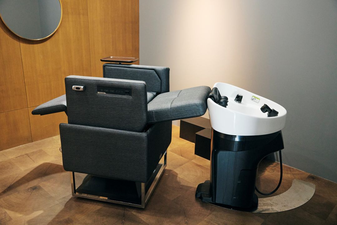 多機能椅子「FREEBO（フリーボ）」と「YUME SWING（ユメスイング）」による個室空間